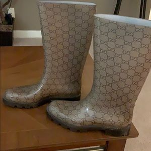 Authentic Gucci rain boots, good condition